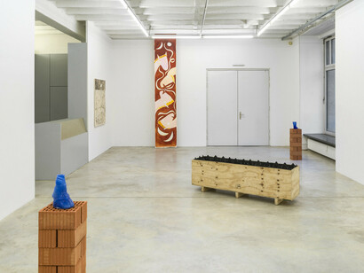 Various artists, The barn, exhibition view. Courtesy of Soy Capitán