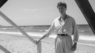 Benjamin Voisin è Meursault in una scena del film "Lo straniero" diretto da François Ozon tratto dall'omonimo romanzo di Albert Camus