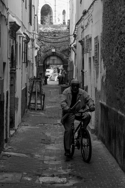 Pedaling through Essaouira's timeless streets, one experiences the essence of Morocco's diverse history and the spirit of cultural openness that defines the city