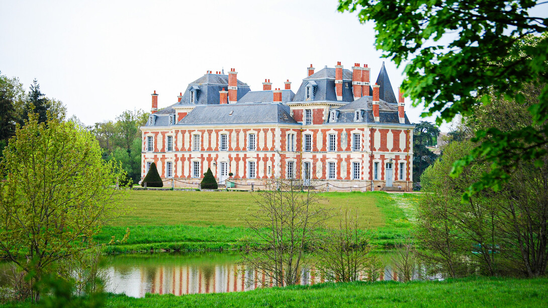 Château de Tournelay, Nueil-les-Aubiers en France. C’est une propriété dont les bâtiments sont classés à l’Inventaire des Monuments Historiques