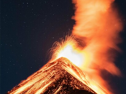 Un vulcano che erutta. I fossili ritrovati tra i resti di eruzioni vulcaniche so i meglio conservati