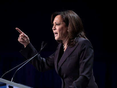 Vice Presidente Kamala Harris, now running for President, speaking at a press conference