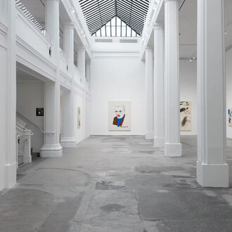 Glenn Ligon, Sit so your back isn’t against the door, exhibition view. Courtesy of Hauser & Wirth Gallery