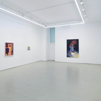 Various artists, *teks-, exhibition view. Courtesy of Klaus von Nichtssagend Gallery
