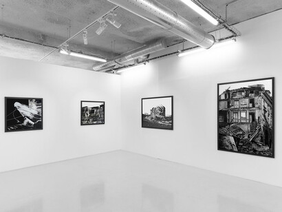 Jean-Marc Cerino, Effondrement et tremblements, exhibition view. Courtesy of Galerie Sator