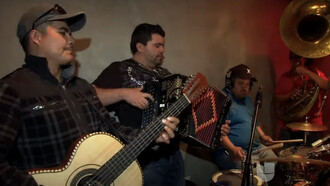 Los narcocorridos representan un género musical mexicano en el que se canta y glorifica a líderes y personajes destacados de las organizaciones criminales de la venta de narcóticos, México