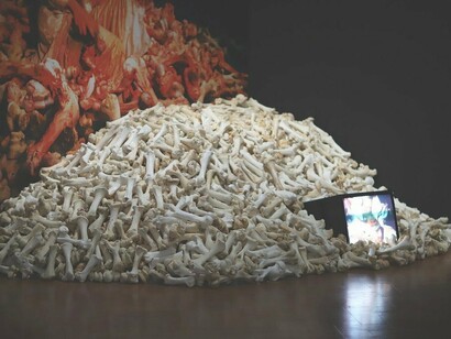 MArina Abramovic, Balkan Baroque, 2000