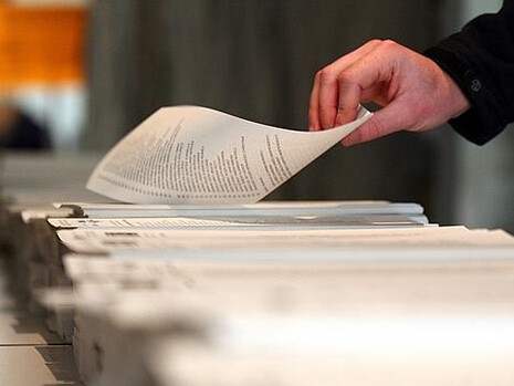 Haciéndose con una lista de un partido políico