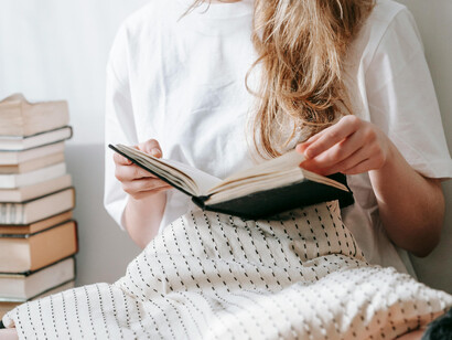 Entenda a influência de Julio Verne em outros escritores de ficção científica, como H.G. Wells, Arthur C. Clarke e Isaac Asimov, e seu impacto cultural duradouro