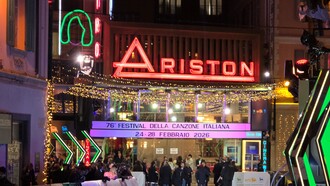 Esterno del teatro Ariston, Festival di Sanremo 2026, serata di mercoledì 26 febbraio 2026. Foto di Ferdinando Traversa