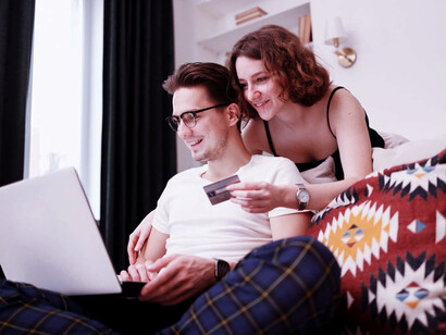 In a time when access to global markets is unprecedented, this couple is taking full advantage of the opportunity to shop from anywhere in the world