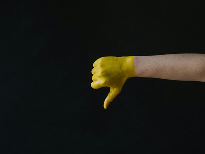 Saiba como empresas e plataformas de redes sociais podem desempenhar um papel crucial na promoção de ambientes online mais seguros e responsáveis