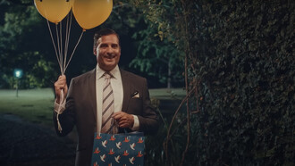 El novio de mamá recupera con frescura y color el espíritu de la comedia familiar, proponiendo una experiencia compartida que combina humor, emoción y belleza visual