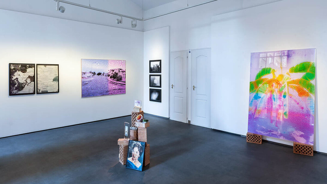 Oleñka Carrasco, Patria. La casa, corrosiva, exhibition view. Courtesy of Tobe Gallery