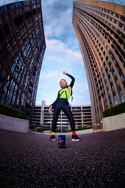 Una ragazza che balla a ritmo: Ballata balletto battaglia battuta