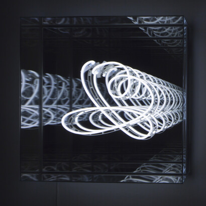 Brigitte Kowanz, Charter of Paris for a New Europe 21.11.1990, 2017, Neon, Spiegel
Ex. 2/3, 90 x 90 x 19 cm / 35 3/8 x 35 3/8 x 7 1/2 inches