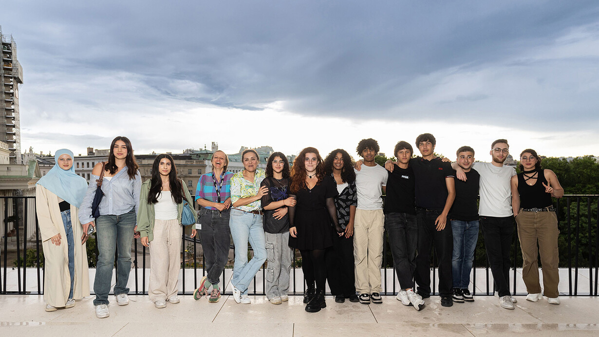 Community gallery, For real!, group photo. Courtesy of Musa Museum. Photo by Ouriel Morgensztern