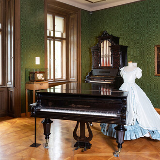 Johann Strauss Wohnung, exhibition view. Courtesy of Musa Museum