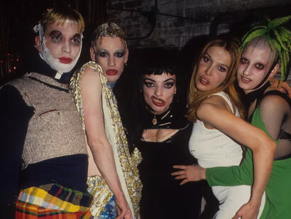 O clubber e promotor de festas Michael Alig reunido de artistas na noite novaiorquina