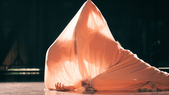 Lettres de Rilke : amour, solitude, art et création. Toute chose qui nous tient à cœur est difficile car les questions du cœur sont dépourvues de la logique naturelle et de la rationalité, d’où l’importance de la solitude