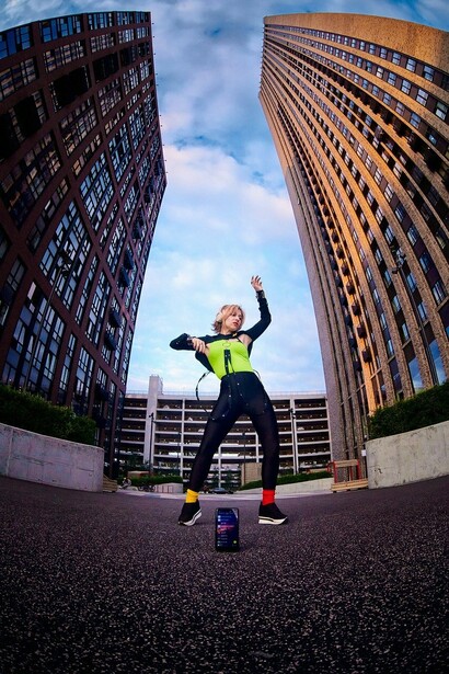 Ragazza che balla: Udito ukulele ufficio ultrasuoni