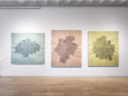 Patrick Gläscher ¿Si fuera aquello una isla? exhibition view. Courtesy of Praxis Gallery