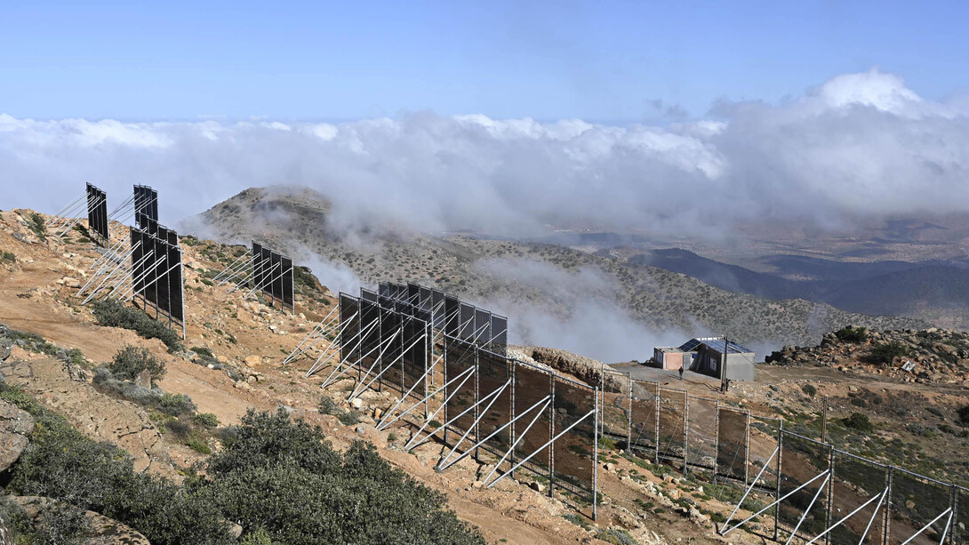 Peter Trautwein (Aqualonis GmbH), WasserStiftung, Cloudfisher, Mount Boutmezguida,
Morocco, 2016-ongoing. Courtesy of Museum für Gestaltung