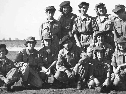 Portuguese paratrooper combat nurses served during the Portuguese Colonial War (1961-1975)