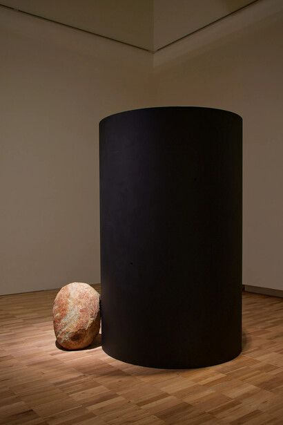 Lee Ufan, Quiet resonance, exhibition view. Courtesy of the Art Gallery of New South Wales