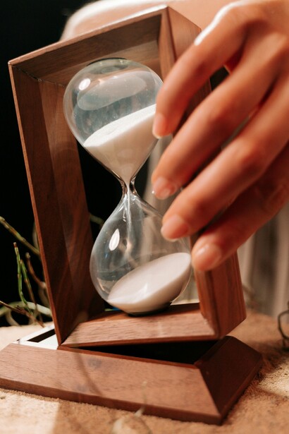 Nel 2020, le lancette dell'Orologio dell'Apocalisse sono state impostate a 100 secondi dalla mezzanotte, il momento più vicino alla catastrofe mai registrato, fino al 2024 quando le sue lancette sono state spostate a 90 secondi dalla mezzanotte