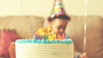 Celebrar un cumpleaños es mucho más que una fiesta: representa la oportunidad de honrar la vida, agradecer el camino recorrido y abrirse a un nuevo ciclo de energía y transformación personal