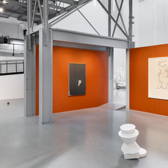 Various artists, Turn around. A look at the Fundação EDP Art Collection, exhibition view. Courtesy of MAAT