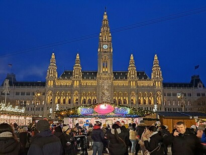 The modern Vienna Christmas market, which dates back to 1764, is the largest Christmas market in Austria