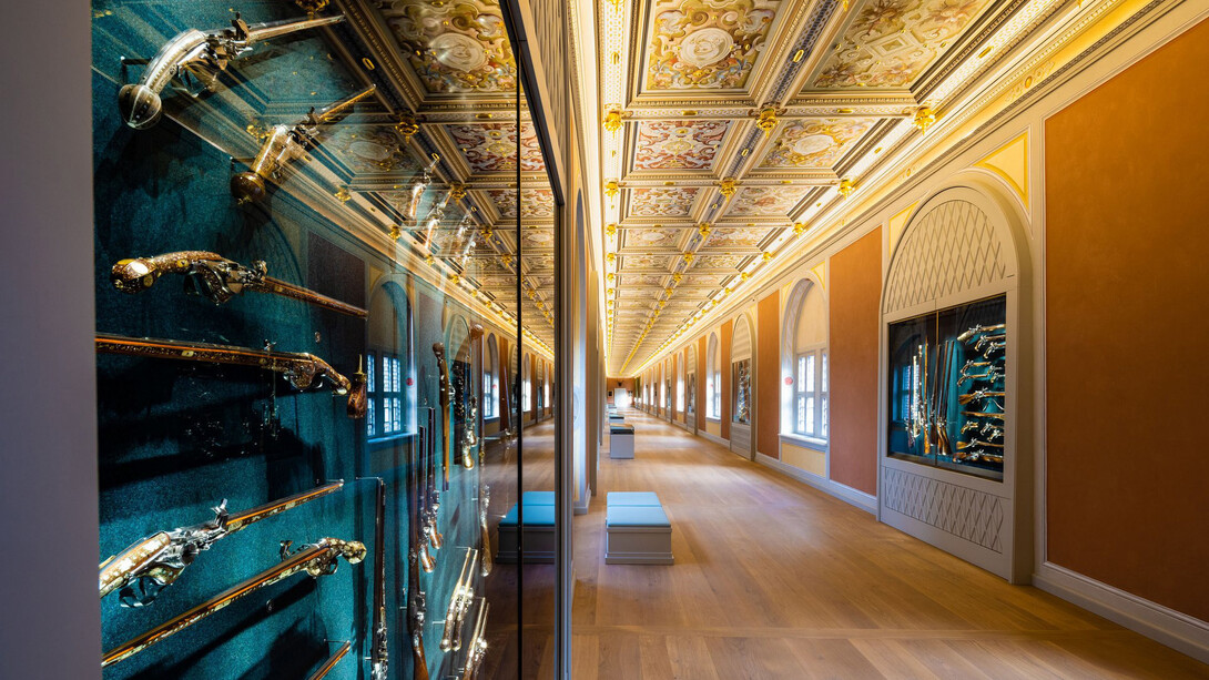 Long Corridor, rifle gallery, exhibition view. Courtesy of Albertinum Museum