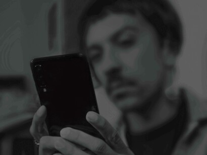 A look of distrust from the interweb