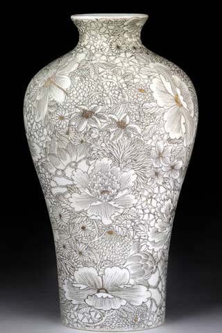Neo-Guan, vase, Li Jianshen, 2012, China. Museum no. FE.86-2015. © Victoria and Albert Museum, London