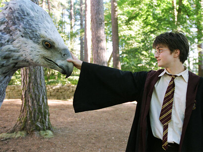 Fierobecco, ippogrifo e Harry Potter in Harry Potter e il prigioniero di Azkaban, tratto dal romanzo di J.K. Rowling