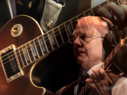 Robert Fripp performing in the 'Starless' music video