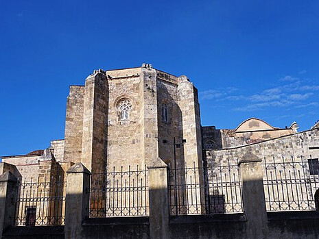 The Cathedral of Santa María la Menor, the first and oldest cathedral in the Americas that was completed in 1550, is situated in the historic colonial zone neighbourhood in Santo Domingo, Dominican Republic