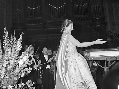 Maria Callas erhält Beifall im Königlichen Konzert Gebäude in Amsterdam