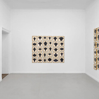 Allan McCollum, A moment in time: drawings, 1991-1992, exhibition view. Courtesy of Galerie Thomas Schulte