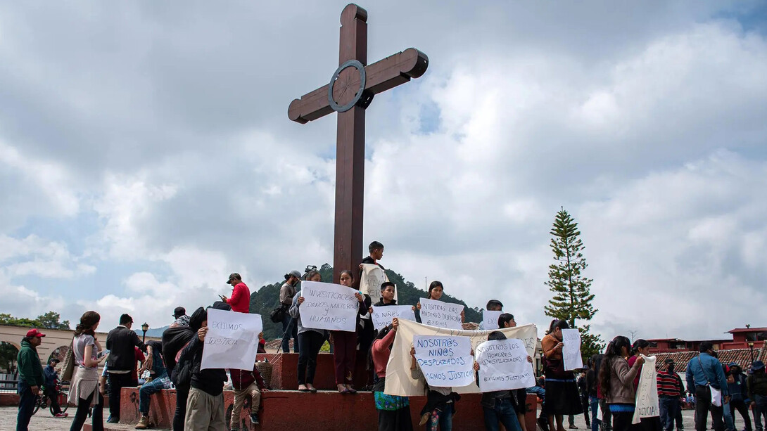 Indígenas desplazados por violencia protestan en estado mexicano de Chiapas