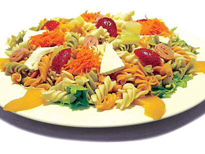Ensalada de pasta y frutas