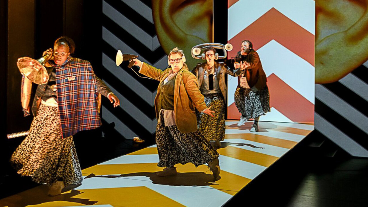 Pygmalion. Courtesy of the Deutsches Theater