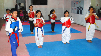 El taekwondo es un arte marcial de origen coreano que combina técnica, disciplina y filosofía, y que está consolidando su lugar en Perú