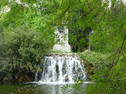 MAdrid. Cascada en el Jardín de "El Capricho"