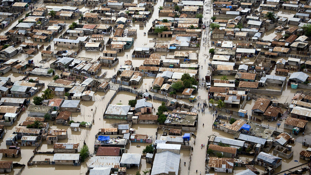 Hurricane Tomas floods streets of Gonaives, Haiti
