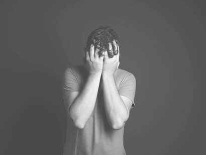 Uno dei problemi di gesti efferati e improvvisi può essere la difficoltà a vivere s sperimentare la frustrazione