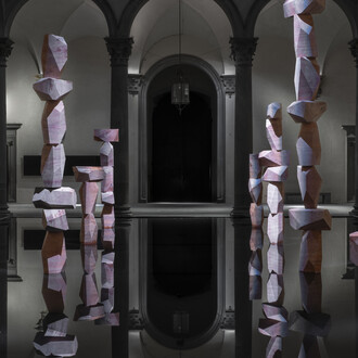 Superflex, There are other fish in the sea, vista della mostra. Cortesia di Palazzo Strozzi. Foto di Ela Bialkowska, Okno Studio