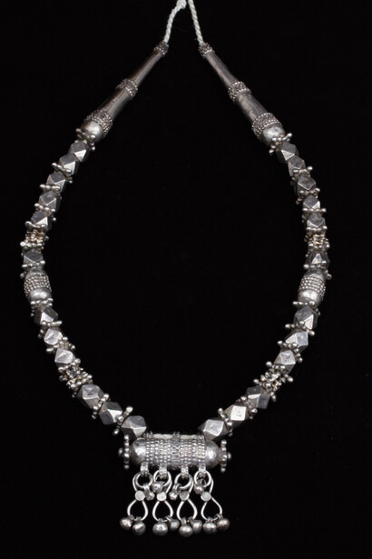 Najran, Saudi Arabia, necklace, 60 cm. Photograph Robert K. Liu